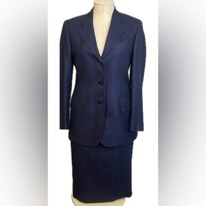 Burberrys’ Elegant Navy Blue Blazer and Skirt Set size 38 R US size 6 vintage